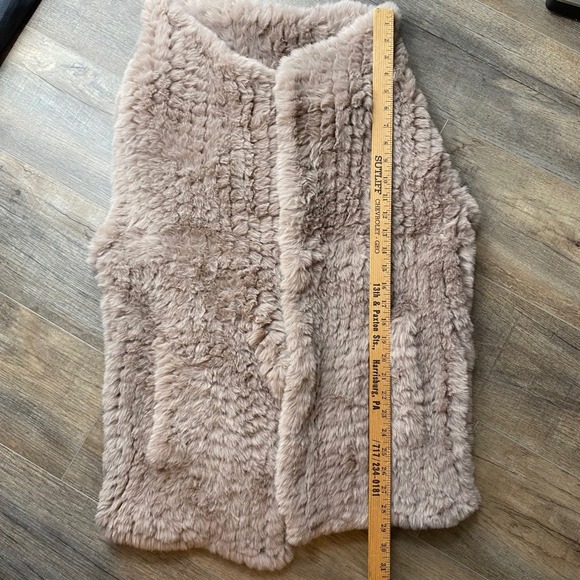 Soft Surroundings Faux Fur Draped Vest NWT Taupe Plush Sleeveless Women's Medium - Picture 8 of 8